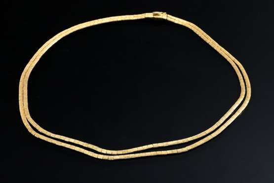 Zweireihiges Gelbgold 750 Plättchen Collier mit satinierter Oberfläche, 29,1g, L. 43cm - photo 1