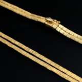 Zweireihiges Gelbgold 750 Plättchen Collier mit satinierter Oberfläche, 29,1g, L. 43cm - photo 2