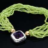 Zwölfreihiges Peridot Collier an Gelbgold Nittel Verschluss Kugeln (L. 41,5cm) und quadratischem Weißgold 750 Mittelstück mit Amethyst im Sunflower Schliff (ca. 50ct, 27,4g, 3,5x3,5cm) Goldschmiede Bergmann/Hamburg - photo 1