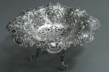 Victorianischer Aufsatzkorb mit reich ornamental durchbrochener und geschweifter Schale auf 3beinigem Stand, MZ: James Dixon &amp; Sons Ltd, Sheffield 1899, Silber 925, 512g, H. 12,5cm, Ø 25,8m, kleiner Riss am Rand