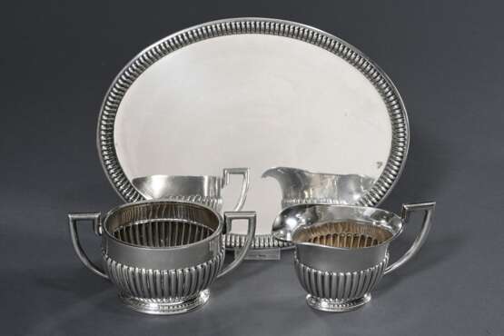 3 Teile Zucker und Rahm Set mit gerilltem Korpus, Juweliermarke Löhde, Hamburg, Silber 800, 660g, H. 8/8,6cm, 28x21,5cm - photo 7