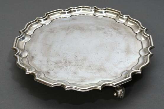 Englischer Salver, MZ: Goldsmiths & Silversmiths Co Ltd, London 1906, Silber 925, 475g, H. 3cm, Ø 21cm - Foto 1