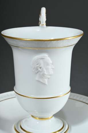 Meissen Tasse/UT in Empire Form mit Reliefportrait „Richard Wagner“, Pfeifferzeit, Modellnr. P40, H. 12cm - photo 2