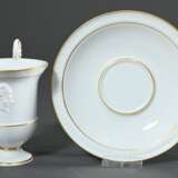 Meissen Tasse/UT in Empire Form mit Reliefportrait „Richard Wagner“, Pfeifferzeit, Modellnr. P40, H. 12cm - photo 3