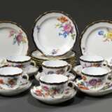 16 Teile Meissen Kaffeegedecke "Deutsche Blume" mit goldstaffiertem kobaltblauem Rand, Pfeifferzeit 1918-33, bestehend aus: 8 Kaffeetassen/UT (H. 6cm) und 8 Tellern (Ø 18cm) - photo 2