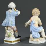 2 Meissen Figuren: "Amorette mit Blütengirlande" auf Rocaille Sockel, Modellnr.: B49, Malernr.: 74, Bossiernr., Knaufzeit Ende 19.Jh. (H. 8,5cm, rest.) und "Gärtnerkind mit Flöte", Modellnr.: G9 (H. 1… - photo 2