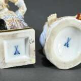 2 Meissen Figuren: "Amorette mit Blütengirlande" auf Rocaille Sockel, Modellnr.: B49, Malernr.: 74, Bossiernr., Knaufzeit Ende 19.Jh. (H. 8,5cm, rest.) und "Gärtnerkind mit Flöte", Modellnr.: G9 (H. 1… - photo 8