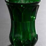 Biedermeier Waldglas Becher mit ornamental beschliffener mittig eingezogener Wandung, Böhmen um 1840, Blasen im Glas, H. 11,7cm, berieben - Foto 1