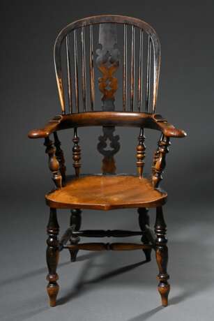 Windsor Chair mit hoher Lehne, ornamental geschnitztes Rückenbrett und gedrechseltem Beinen sowie Streben, Eiche, schöne Patina, H. 48/114,5cm - Foto 2