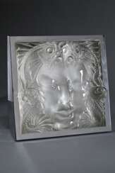 Wandrelief &quot;Masque de femme No2&quot;, René Lalique für Coutard, Wingen-sur-Moder 1935, mattiertes Glas in Chrom Gehäuse, als Lampe montiert, 36x36x14,2cm, Gehäuse berieben