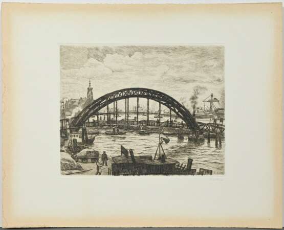 Eitner, Ernst (1867-1955) "Überseebrücke (Hamburger Hafen)", Radierung, u.r. sign., u.r. i.d. Platte sign., PM 23,2x29,5cm, BM 39,5x49,2cm, l. leichter Wasserschaden, Rand vergilbt - фото 2