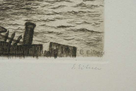 Eitner, Ernst (1867-1955) "Überseebrücke (Hamburger Hafen)", Radierung, u.r. sign., u.r. i.d. Platte sign., PM 23,2x29,5cm, BM 39,5x49,2cm, l. leichter Wasserschaden, Rand vergilbt - фото 3