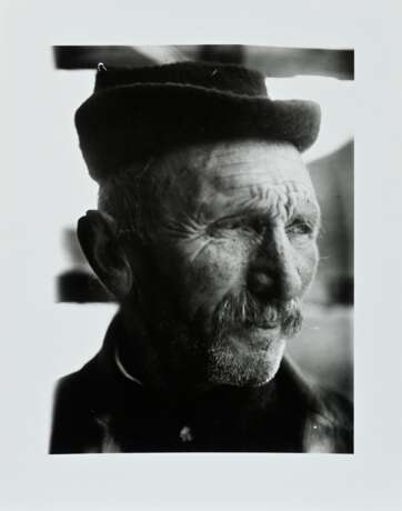 2 Kirchner, Ernst Ludwig (1880-1938) "Portraits" 2004, Fotografien, verso Nachlassangabe, Griffelkunst, PM 24x18cm, BM 30,3x23,6cm - Foto 2