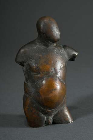 Otto, Waldemar (1929-2020) "Torso eines Wächters" 1981, Bronze patiniert, 6/70, monogr./num./dat., 14x9x5cm - photo 1