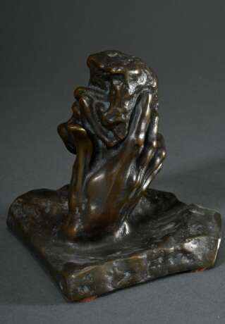 Rodin, Auguste (1840-1917) "La main de Dieu ou la Creation", Bronze patiniert, 2/750, sign./num., Gießerstempel: RAC, Nachguss 1986 und bez. "BK", 14,7x14,5x13cm - photo 2