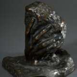 Rodin, Auguste (1840-1917) "La main de Dieu ou la Creation", Bronze patiniert, 2/750, sign./num., Gießerstempel: RAC, Nachguss 1986 und bez. "BK", 14,7x14,5x13cm - photo 5