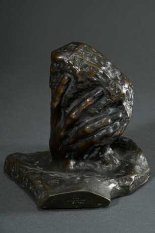 Rodin, Auguste (1840-1917) "La main de Dieu ou la Creation", Bronze patiniert, 2/750, sign./num., Gießerstempel: RAC, Nachguss 1986 und bez. "BK", 14,7x14,5x13cm - photo 5