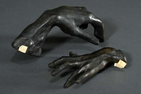 2 Rodin, Auguste (1840-1917): "Hand Pianist" und "Hand", wohl Kunstbronze patiniert, Reproduction Musée Rodin, Procede Giraudon, 13x2,5x9cm/12x18x6cm - photo 1