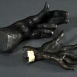 2 Rodin, Auguste (1840-1917): "Hand Pianist" und "Hand", wohl Kunstbronze patiniert, Reproduction Musée Rodin, Procede Giraudon, 13x2,5x9cm/12x18x6cm - photo 2