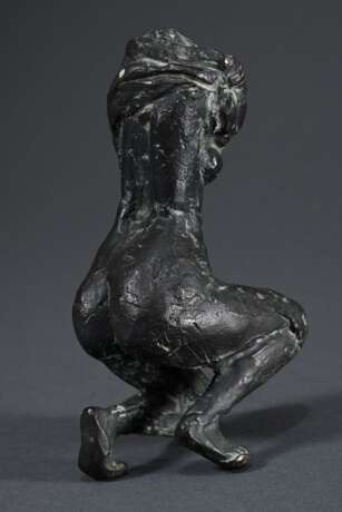 Sander, Ernemann Friedrich (1925-2020) "Sich Entkleidende", Bronze patiniert, monogr., H. 12,5cm, min. berieben - Foto 2