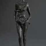 Schröder, Hans (1930-2010) "Stehendes Mädchen", Bronze patiniert, a.d. Plinthe sign., H. 34,5cm - Foto 1