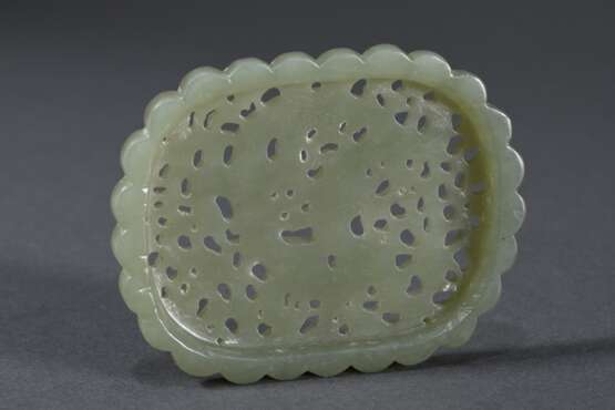 Oval durchbrochene Jade Plakette "Drache", China Qing Dynastie, 1x6,3x8,2cm - photo 2