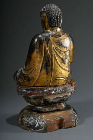 Große Andachtsfigur "Buddha Amida" auf Lotos Thron, Lack auf Holz, partiell vergoldet, Japan, wohl 17. Jh., H. 41cm, linke Hand fehlt und diverse Fehlstellen - фото 4