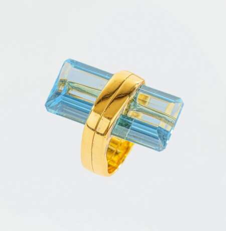 Rinaldo Gavello. Moderner Topas Ring. - photo 1