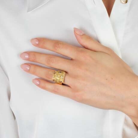 Goldring mit Edelstein-Besatz. - photo 3