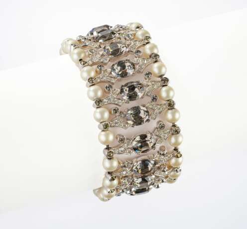 Trifari. Armband mit Faux-Pearls. - Foto 1