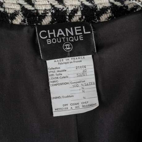 Chanel. Seltene Tweedjacke mit aufwendigen Applikationen. - Foto 7