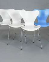 Arne Jacobsen (Kopenhagen 1902 - Kopenhagen 1971). Satz von 4 Stühlen Modell '3107'.