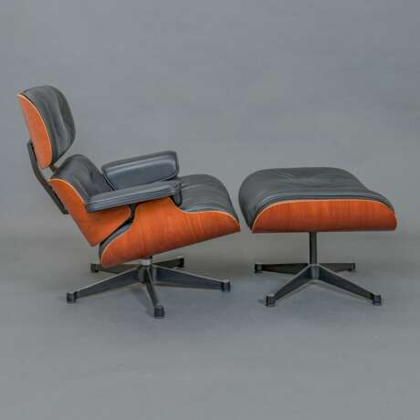 Charles & Ray Eames. Lounge Chair & Ottoman. - photo 2