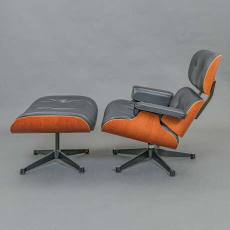 Charles & Ray Eames. Lounge Chair & Ottoman. - photo 3