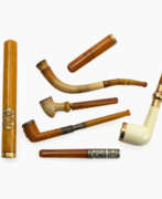 Boxes and Cases. A mixed lot of smoking utensils, 13 pieces