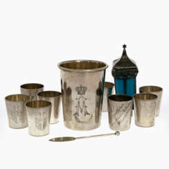 Set of 9 cups and miniature lantern