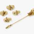 Hunting trophy jewellery, lapel pin and four buttons - Prix ​​des enchères