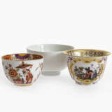 Two small bowls with chinoiserie, one probably China blue and white - photo 1