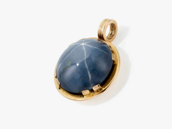 A pendant with a large star sapphire - фото 2