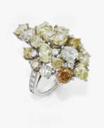 Ringe. Ring mit fancy Colour Diamanten