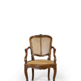 FAUTEUIL D`&#201;POQUE LOUIS XV - photo 1