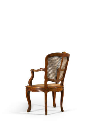 FAUTEUIL D`&#201;POQUE LOUIS XV - photo 3