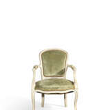 FAUTEUIL DE STYLE LOUIS XV - photo 1