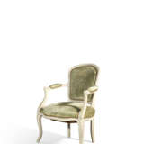 FAUTEUIL DE STYLE LOUIS XV - photo 2