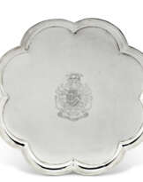 PLATEAU EN ARGENT D'ÉPOQUE GEORGE I