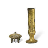 A GILT-BRONZE FERRULE AND FIGURE OF A TURTLE - photo 5