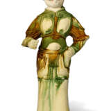 A SANCAI-GLAZED POTTERY FIGURE OF A GUARDIAN - photo 1