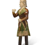 A SANCAI-GLAZED POTTERY FIGURE OF A GROOM - photo 3
