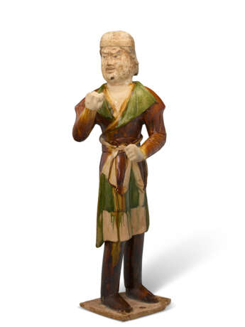A SANCAI-GLAZED POTTERY FIGURE OF A GROOM - photo 5