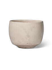 A WHITE-GLAZED CIZHOU-TYPE DEEP BOWL